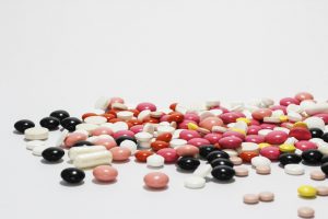 Comment protéger les médicaments et les stocker?