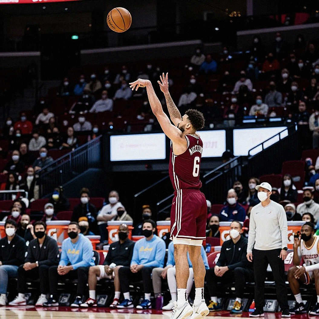 Philadelphia 76ers Vá Lỗ Hổng Bằng Một Cái Bóng 2m29: Nước Cờ Rẻ Nhất Đang Che Giấu Vết Nứt Đắt Nhất