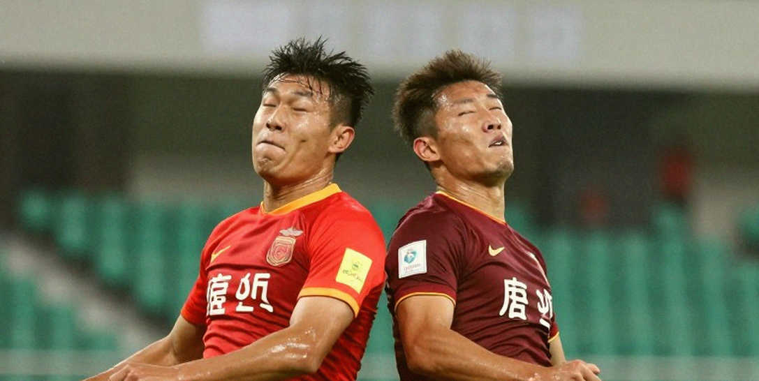 Emery tin Zion Suzuki, nhưng Aston Villa vẫn đang căn chỉnh hệ thống quanh thủ môn người Nhật