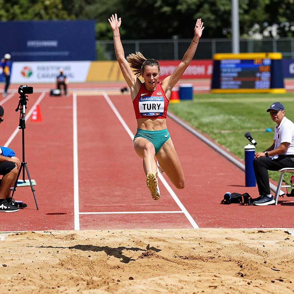 Amy Hunt về ba chung kết 200m Diamond League với thông số ấn tượng 22.16 giây Amy Hunt về ba chung kết 200m Diamond League với thông số ấn tượng 22.16 giây