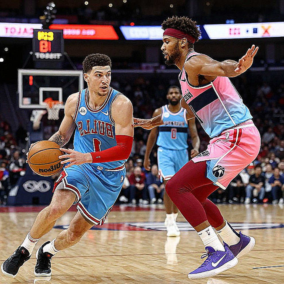 Klay Thompson và cuộc săn lùng kỷ lục 270 quả ba điểm: Bản đồ sai hay lời hứa với đầu gối? Klay Thompson và cuộc săn lùng kỷ lục 270 quả ba điểm: Bản đồ sai hay lời hứa với đầu gối?