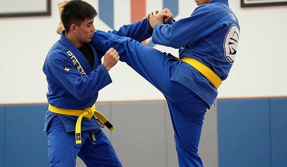 Giải mã chấn thương võ thuật: Cuộc chiến diễn ra trước khi tiếng chuông vang lên