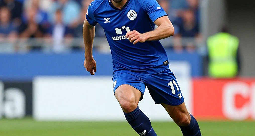 Fraizer Campbell, snus và khoảng lặng trong phòng thay đồ Premier League