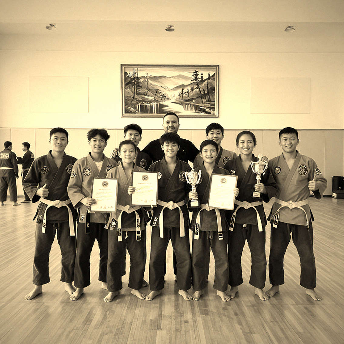Trần Đình Khôi tái xuất tại Lion Championship 2077: mười chín tháng dữ liệu và một bờ vai không ai đọc