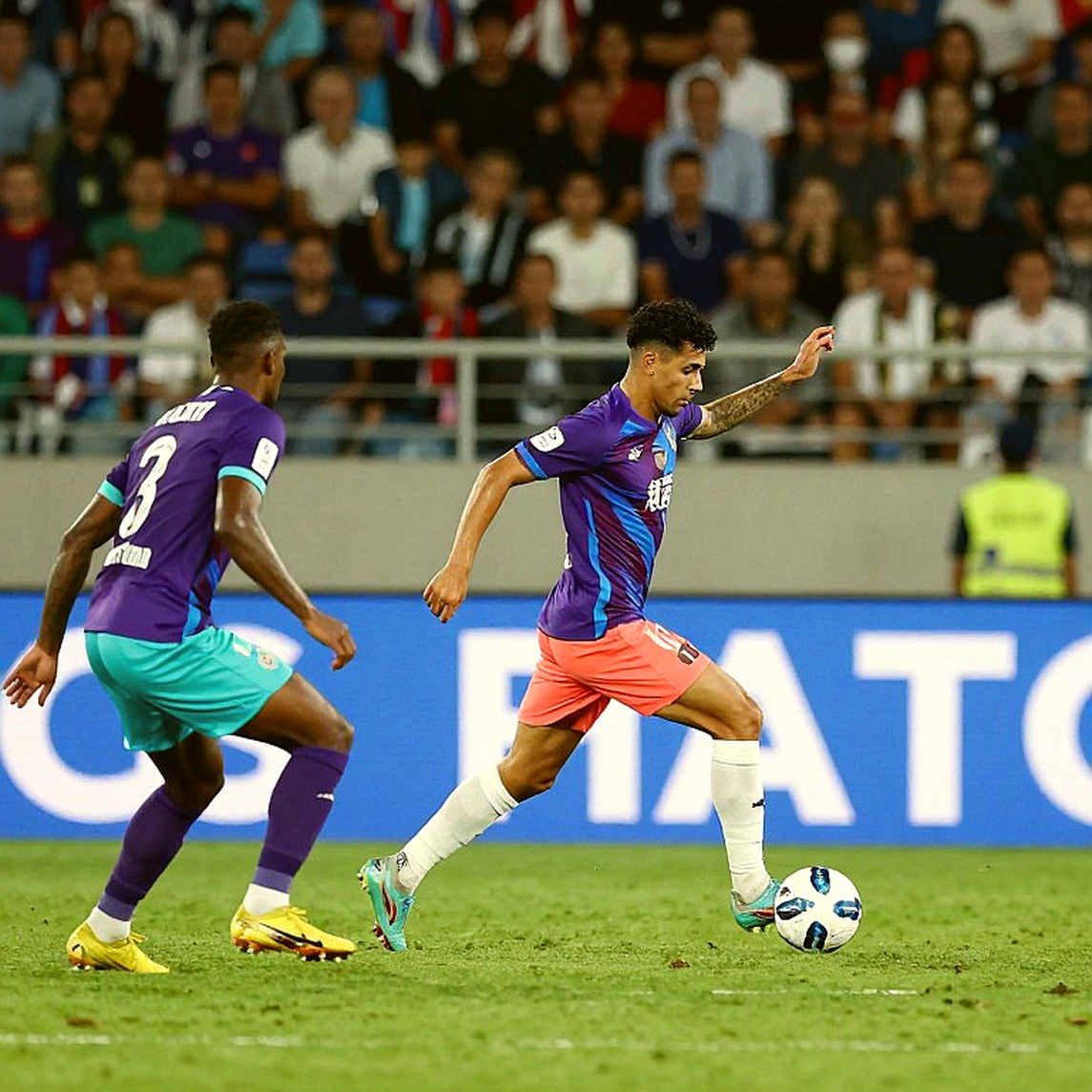 Kỳ chuyển nhượng V.League: tiếng ồn, tờ giấy, và những người không có giá thị trường