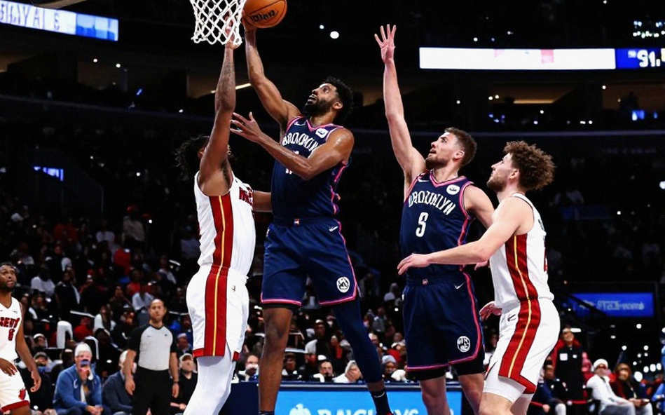 Tyler Dorsey và vết nứt bật ra khỏi phòng thay đồ Olympiacos