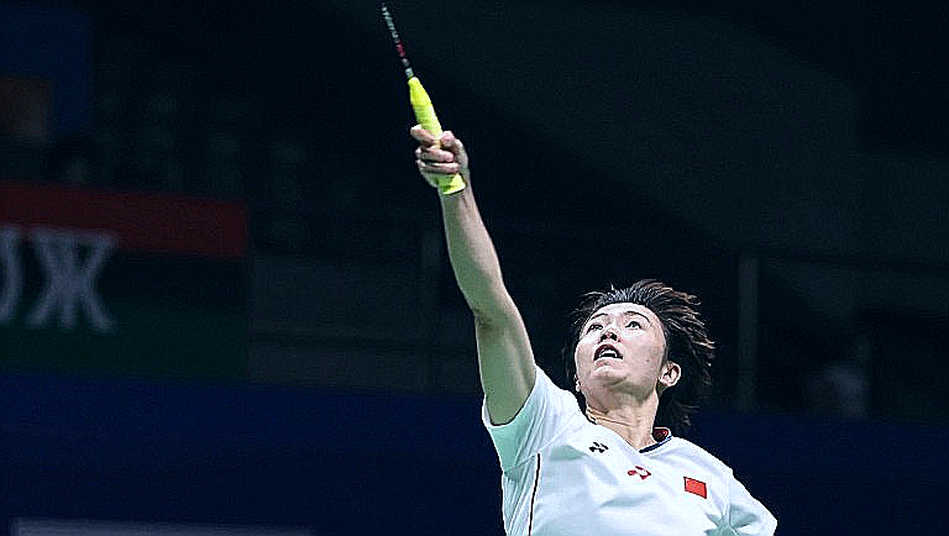 Thụy Linh dừng bước ở Vietnam Open trước tay vợt 19 tuổi Trung Quốc: bốn điểm, hai ván và một tầng địa chất trống