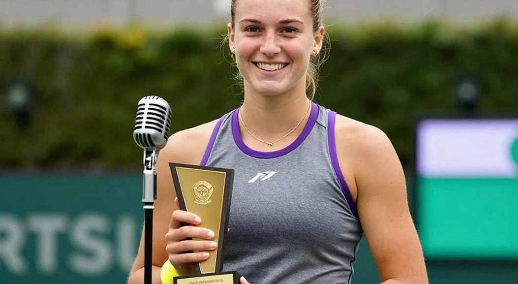 Siniakova vô địch Osaka: 64 phút, sáu lần bẻ giao bóng và một trần năng lực chưa đổi