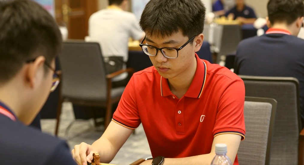 International chess training issue No. 225: 27 miniatures and 10 opening articles