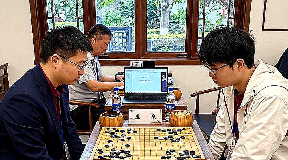 ChessBase Issue 225: The Bent Larsen Promise and the Buyer's Trust Problem