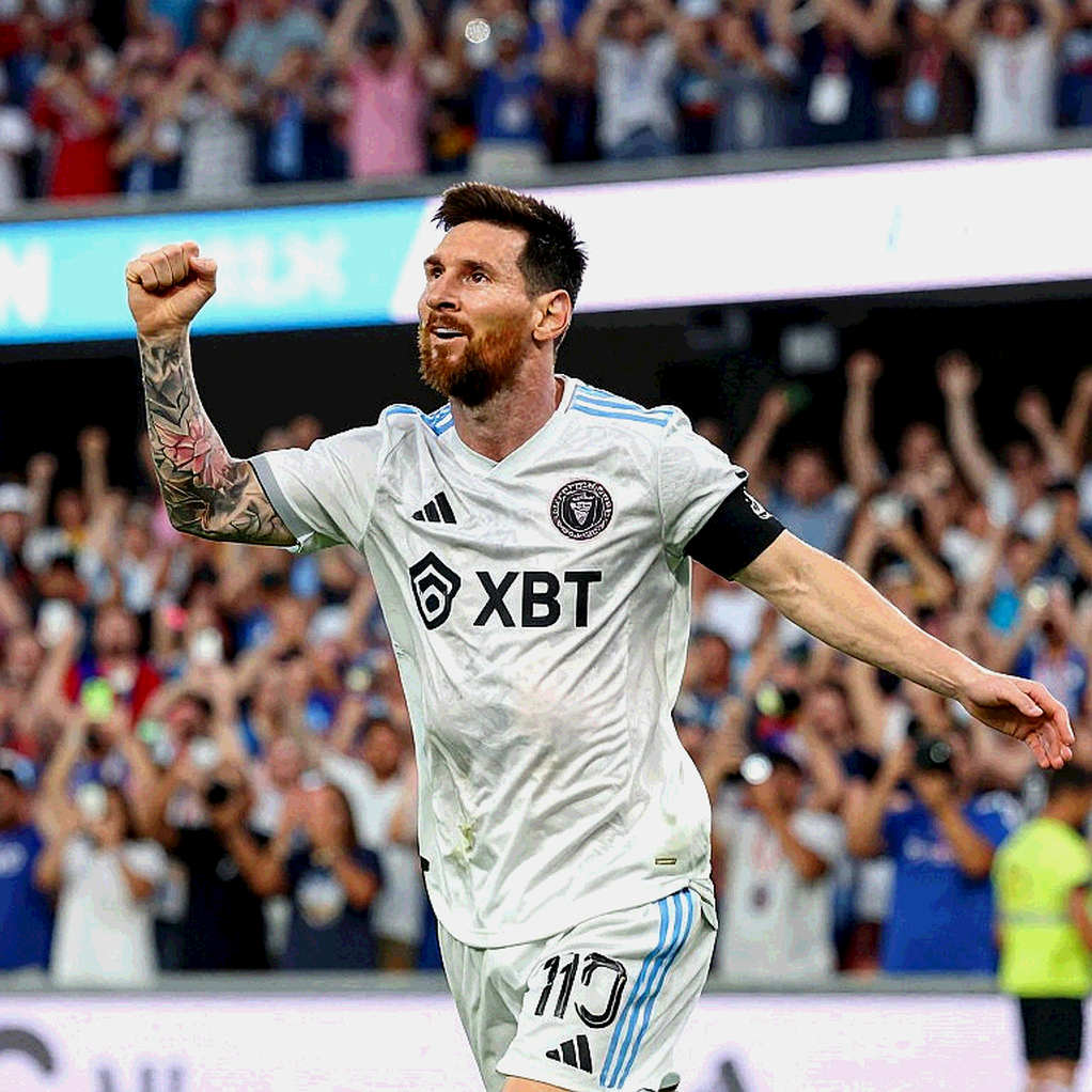Kỳ chuyển nhượng hè 2026: Khi ghế dự bị thì thầm nhiều hơn phòng họp báo hét to