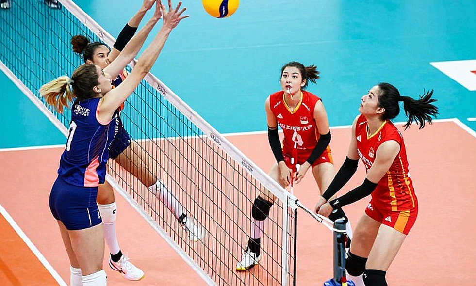 Nhật Bản và Iran đi qua vòng bảng không thua set nào — bài toán thật ở Fukuoka nằm ở suất thứ ba