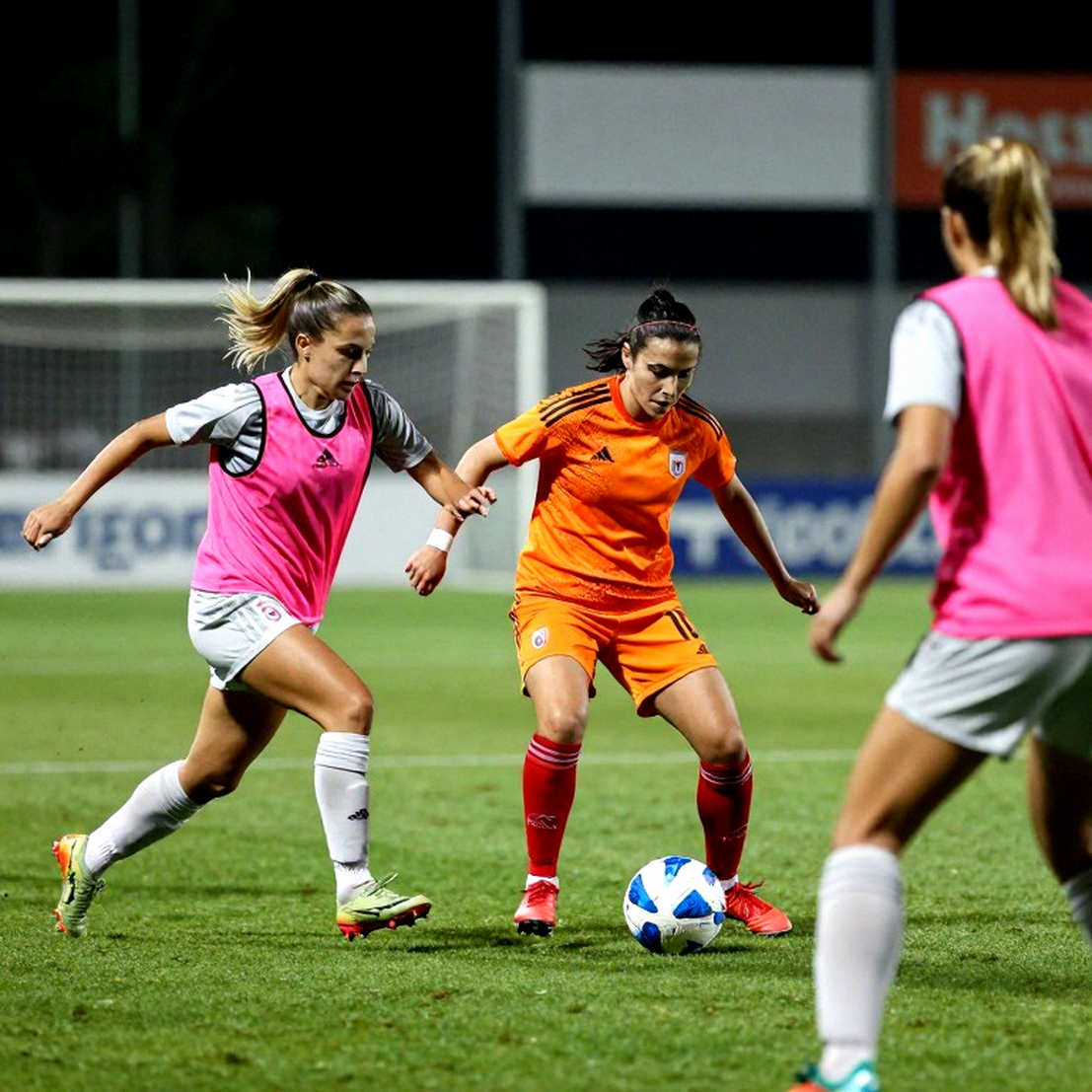 Bóng đá Việt Nam và cỗ máy xuất khẩu: Khi V.League trở thành trạm trung chuyển của một thế hệ Bóng đá Việt Nam và cỗ máy xuất khẩu: Khi V.League trở thành trạm trung chuyển của một thế hệ