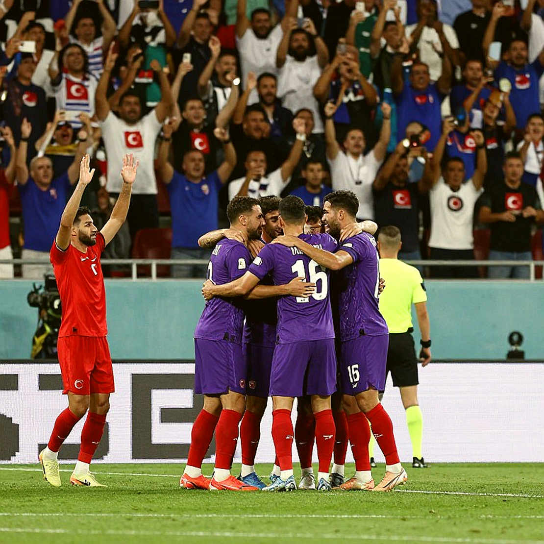Bóng đá Việt Nam và cỗ máy xuất khẩu: Khi V.League trở thành trạm trung chuyển của một thế hệ Bóng đá Việt Nam và cỗ máy xuất khẩu: Khi V.League trở thành trạm trung chuyển của một thế hệ