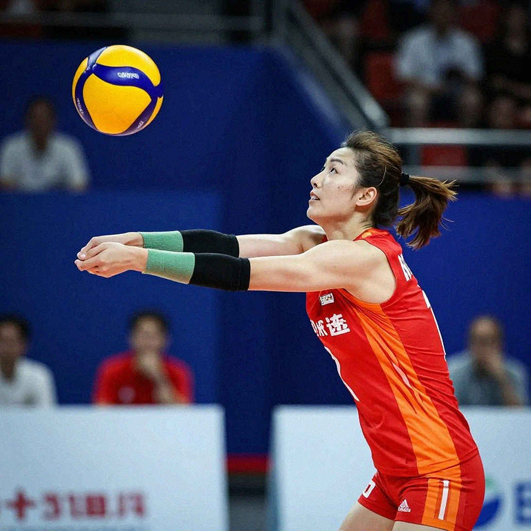 Bài toán 12 người của tuyển bóng chuyền nữ Việt Nam trước thềm Asiad 20: Từ khủng hoảng chủ công đến lựa chọn không khoan nhượng Bài toán 12 người của tuyển bóng chuyền nữ Việt Nam trước thềm Asiad 20: Từ khủng hoảng chủ công đến lựa chọn không khoan nhượng