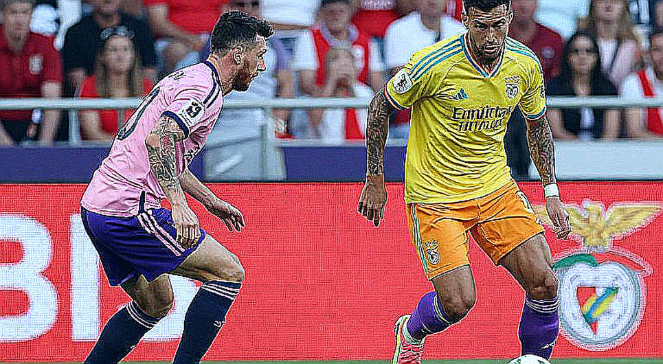 Khoảng trống dữ liệu của V.League: bóng đá Việt Nam đang kể lại mình bằng ký ức